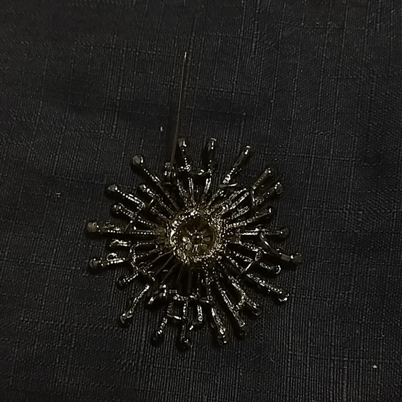 Brooch - Picture 2 of 2